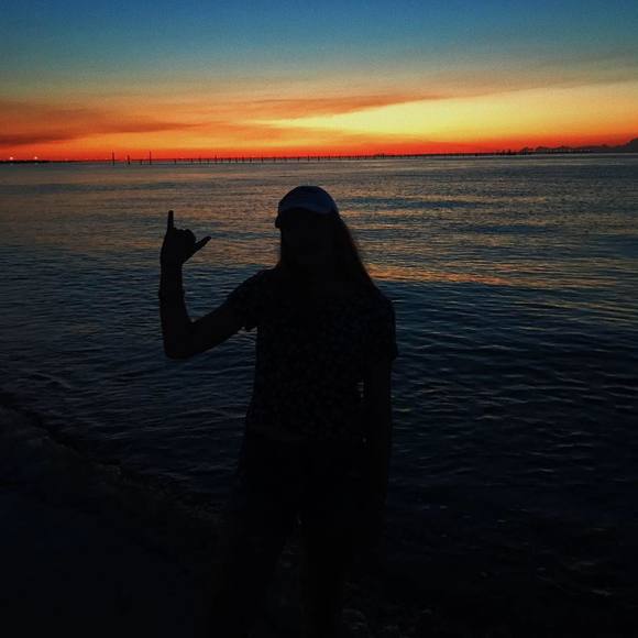 Meet your Posher, Brystal - Picture 1 of 1